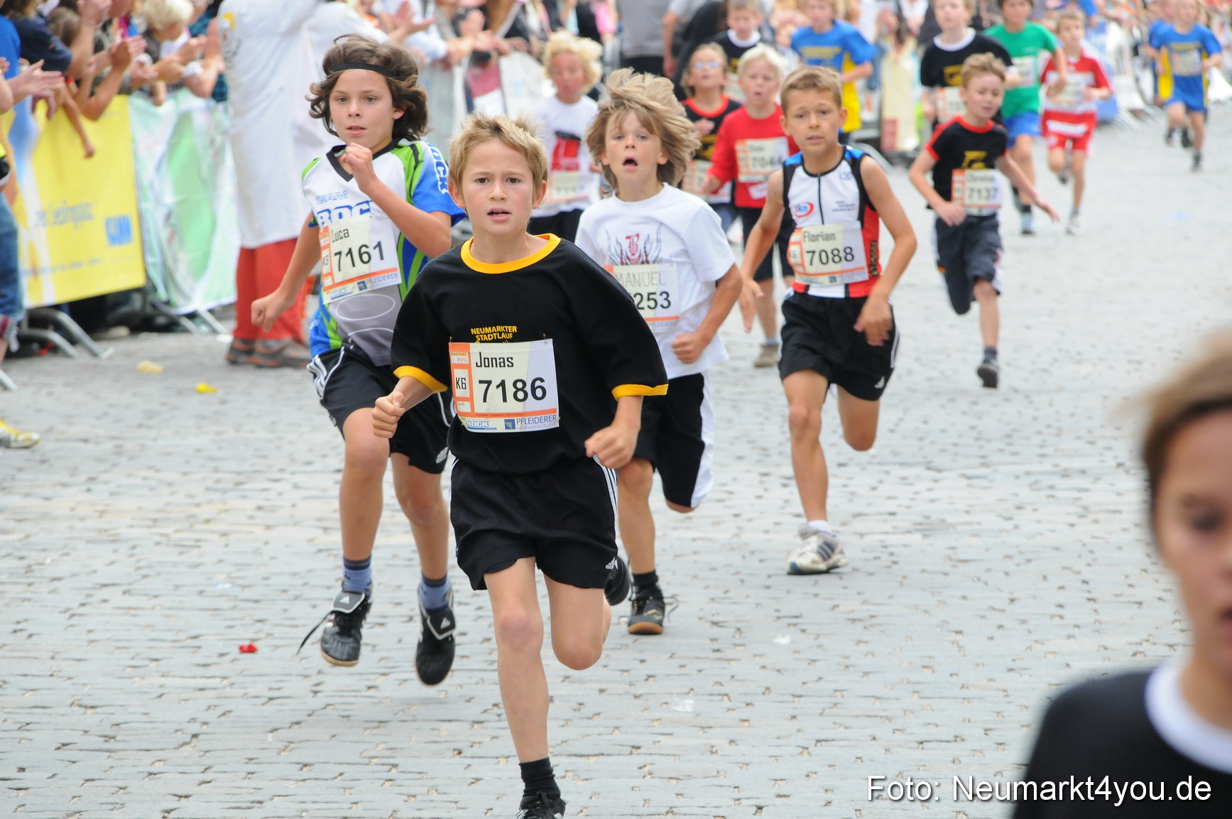 0101 Stadtlauf Neumarkt Bambinilaeufe 200909